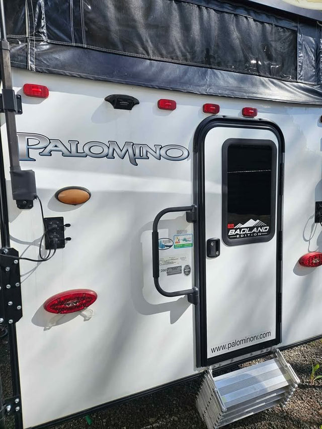 2021 Palomino SS-1500 Truck Camper — photo 2