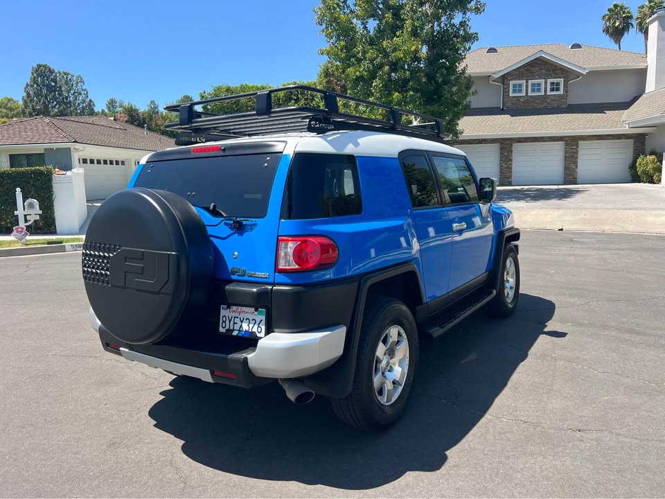 2007 Toyota FJ Cruiser · Sport Utility 2D in Valencia, CA (photo 8) — photo 8