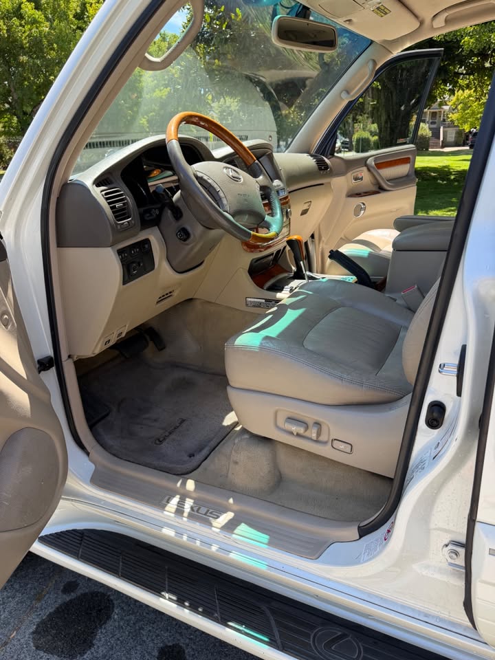 2005 Lexus LX470 (photo 7) — photo 7