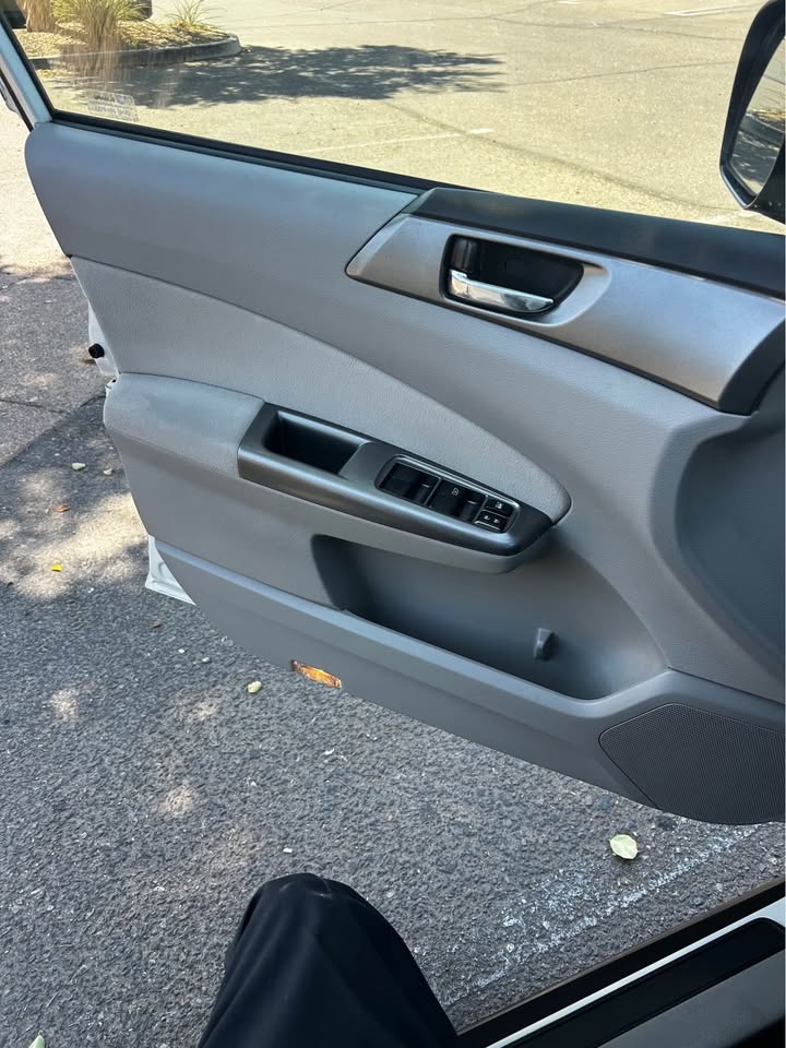 2012 Subaru Forester · 2.5X Premium Sport Utility 4D in Chandler, AZ (photo 11)