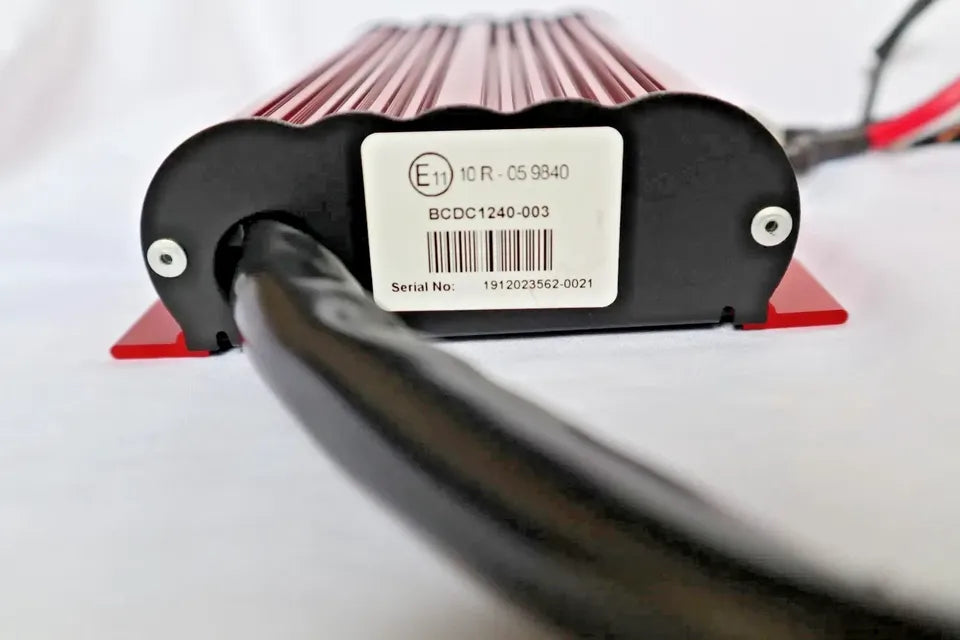 Redarc BCDC1240 12V 40A DC/DC 3-Stage Battery Charger in Ottawa, ON (photo 4)