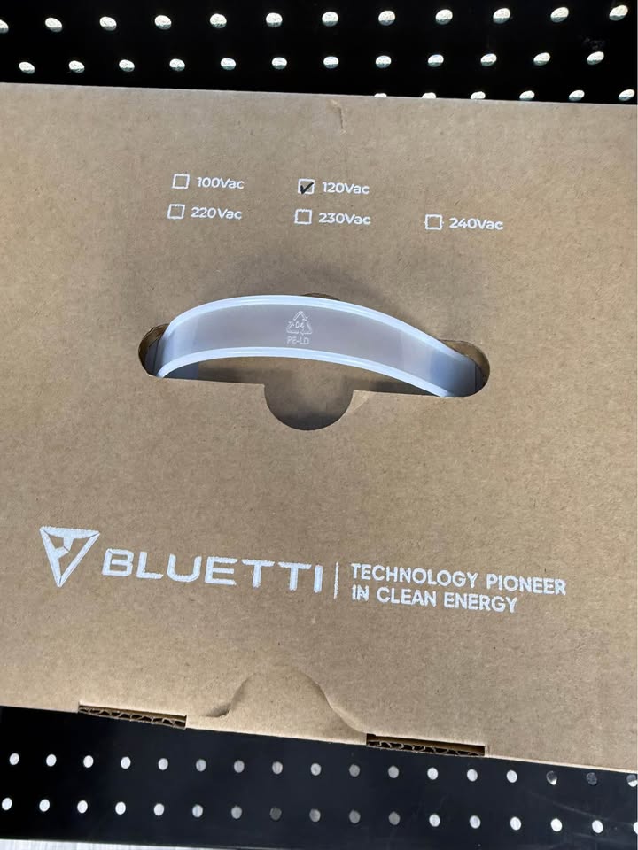 Bluetti Elite 30 600W/288WH Portable Power Station AC Output 120V/600W *Brand New*- Never Used in Roseville, CA (photo 6) — photo 6