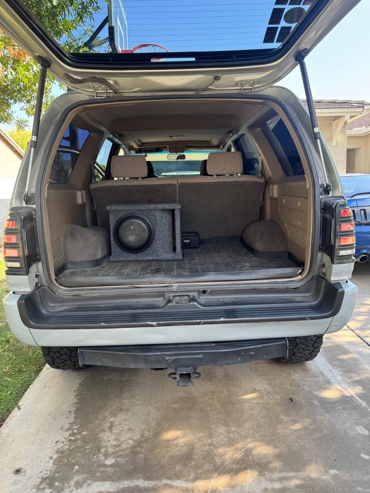 2000 Toyota 4Runner · SR5 Sport Utility 4D in Gilbert, AZ (photo 9) — photo 9