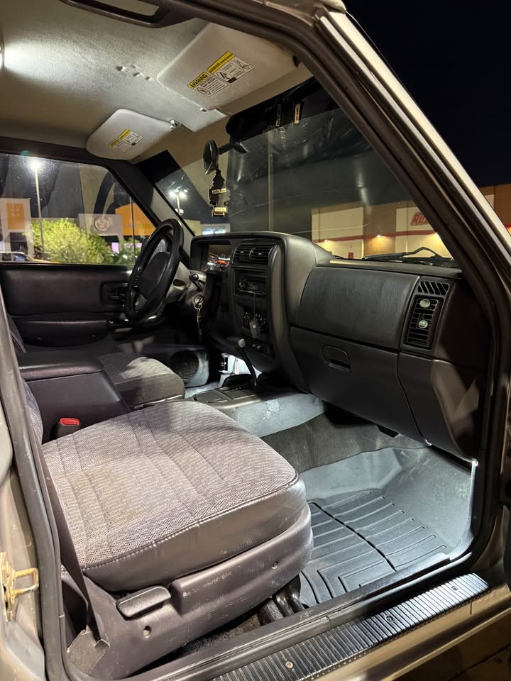 2001 Jeep Cherokee · Sport 4D in Dallas, TX (photo 3) — photo 3