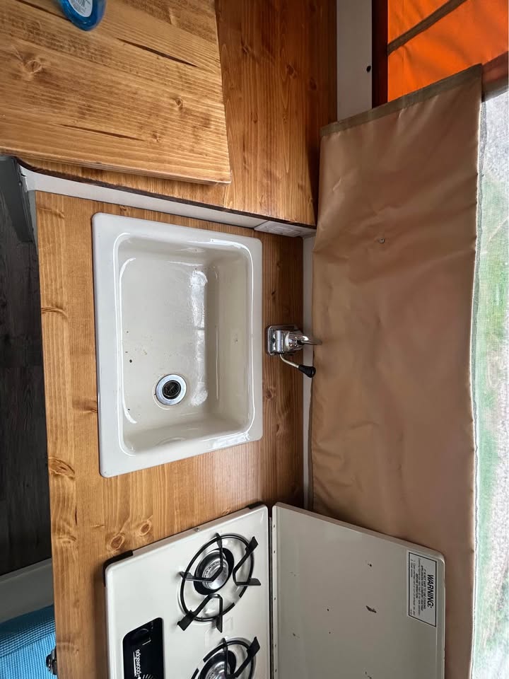 1993 FourWheel Camper (FWC) 8’ Grandby model (renovated) in Colorado Springs, CO (photo 9) — photo 9