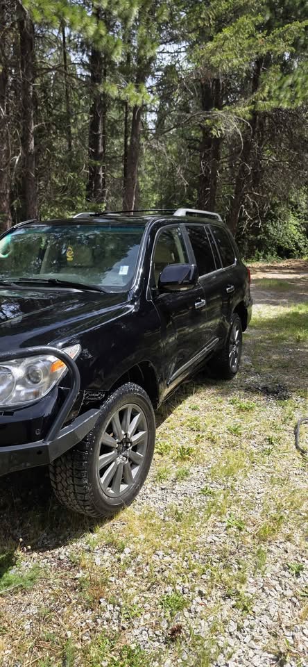 2010 Lexus LX · LX 570 Sport Utility 4D in Leavenworth, WA (photo 5) — photo 5