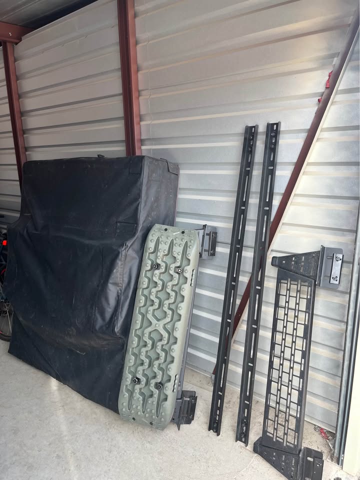 Smittybilt 2783 Truck Bed Tent + Adjustable Overland Bed Rack Setup in Georgetown, TX (photo 4) — photo 4