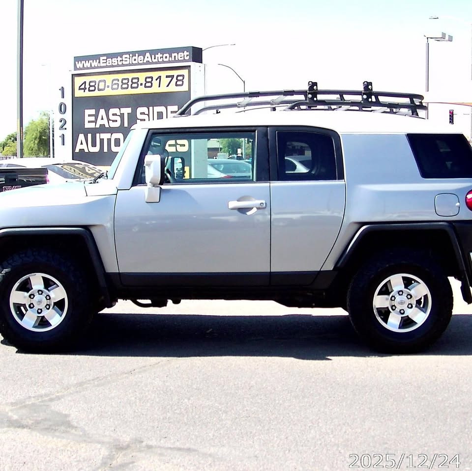 2010 Toyota FJ Cruiser Sport Utility 2D in Mesa, AZ (photo 1) — photo 1