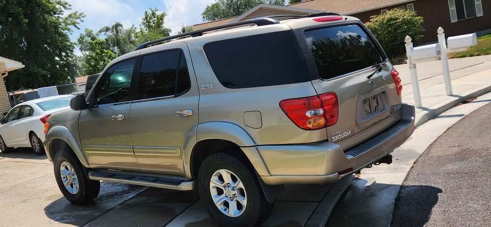 2001 Toyota Sequoia · SR5 Sport Utility 4D in Midvale, UT (photo 5)