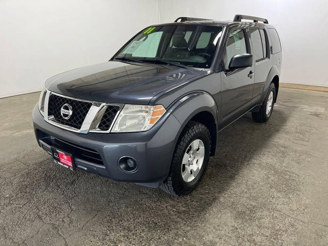 2011 Nissan pathfinder s — photo 3