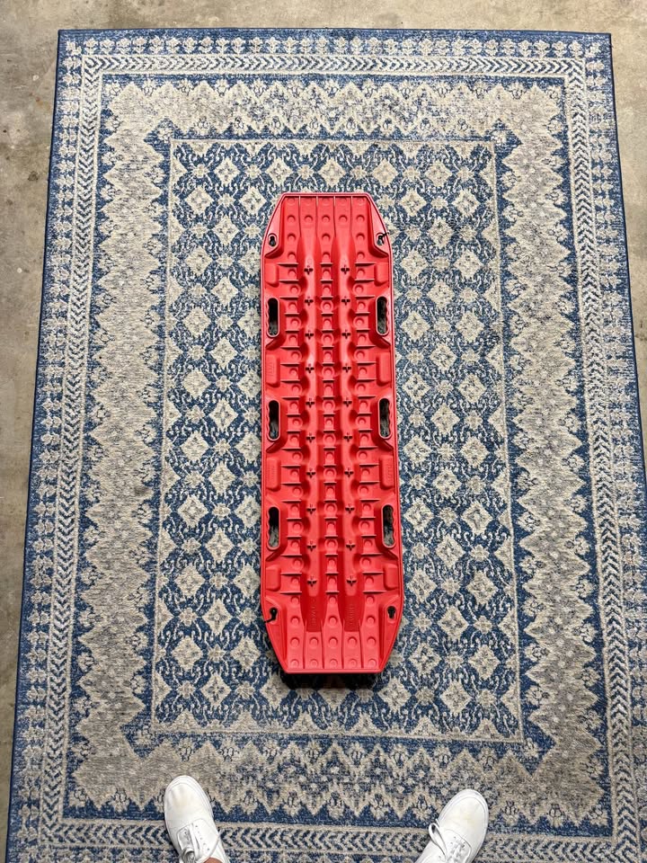 Maxtrax MKII Recovery Board with Leash (photo 1)