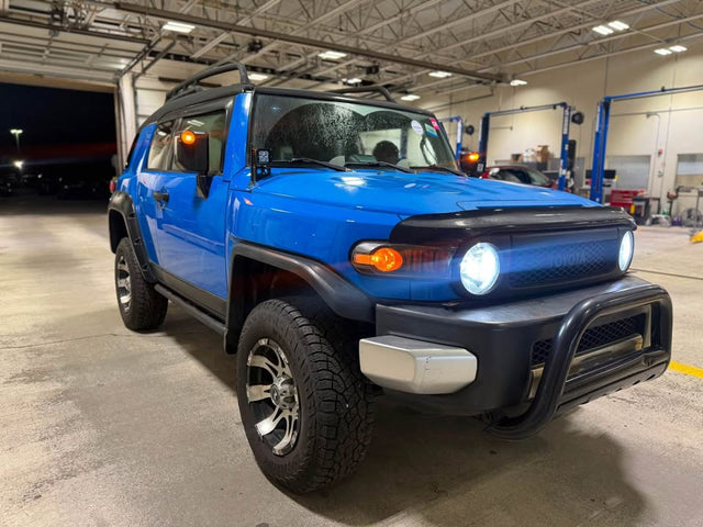 2007 Toyota FJ Cruiser · Sport Utility 2D — photo 2