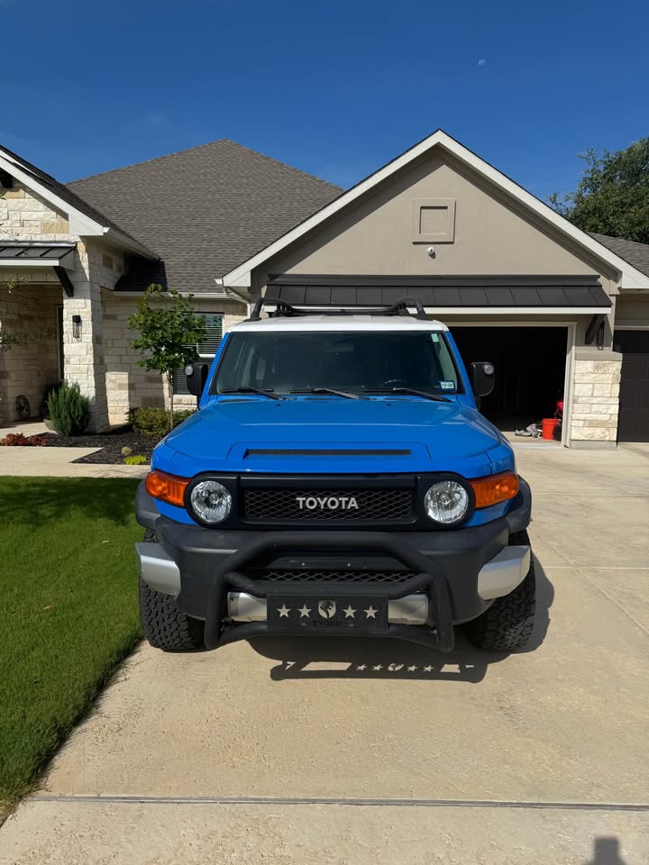 2008 Toyota FJ Cruiser · Sport Utility 2D in Liberty Hill, TX (photo 4) — photo 4