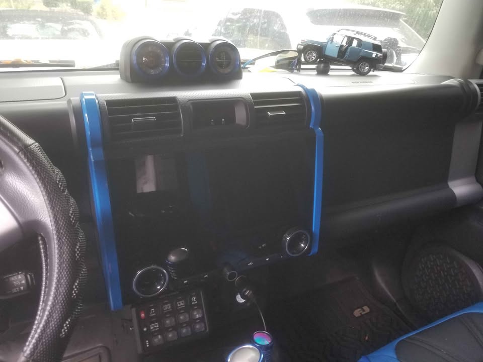 2007 Toyota FJ Cruiser · Sport Utility 2D in Aurora, CO (photo 9) — photo 9