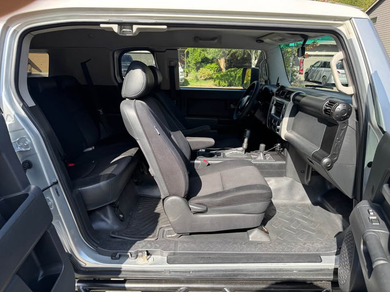 2007 Toyota FJ Cruiser · Sport Utility 2D (photo 10) — photo 10