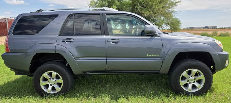2004 Toyota 4Runner · SR5 Premium Sport Utility 4D in Tempe, AZ (photo 6)