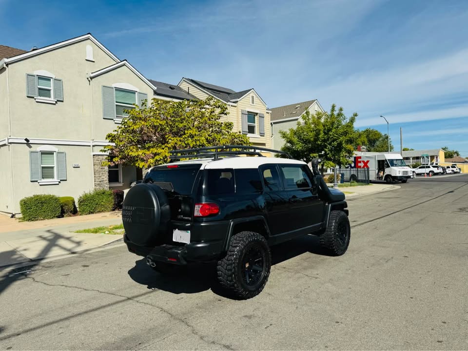 2008 Toyota FJ Cruiser · Sport Utility 2D in Sacramento, CA (photo 12) — photo 12