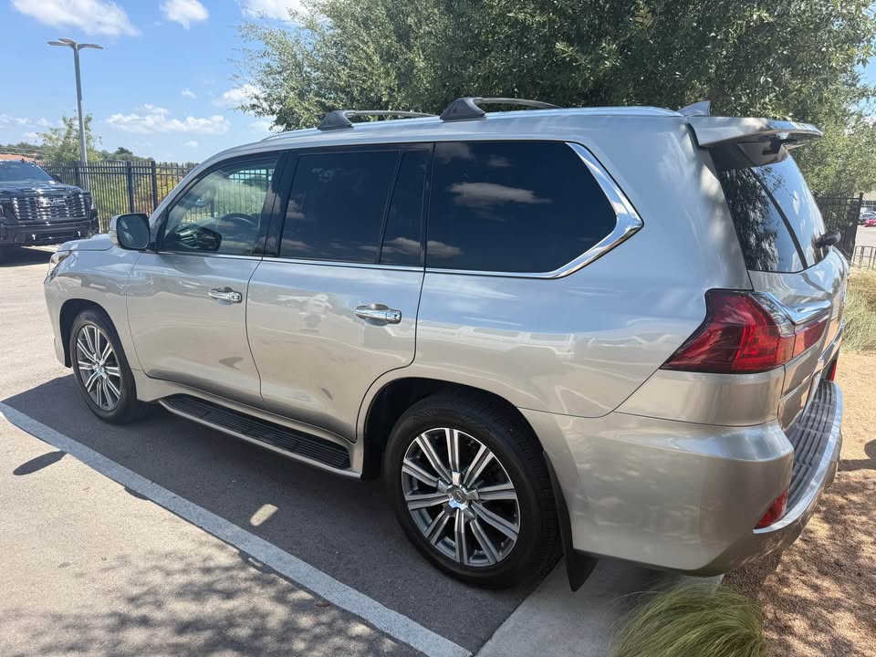 2017 Lexus LX · LX 570 Sport Utility 4D in Dripping Springs, TX (photo 6) — photo 6