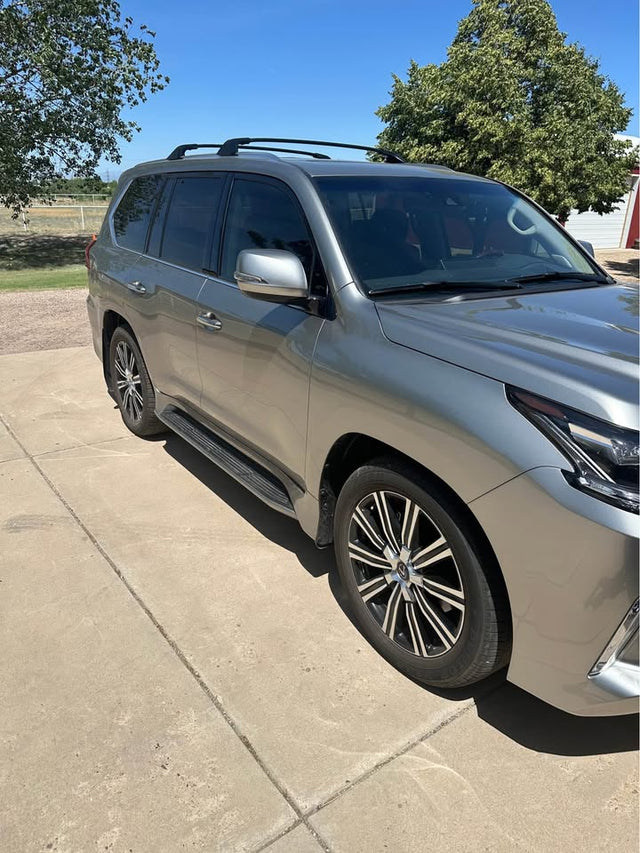 2019 Lexus LX 570 — photo 2
