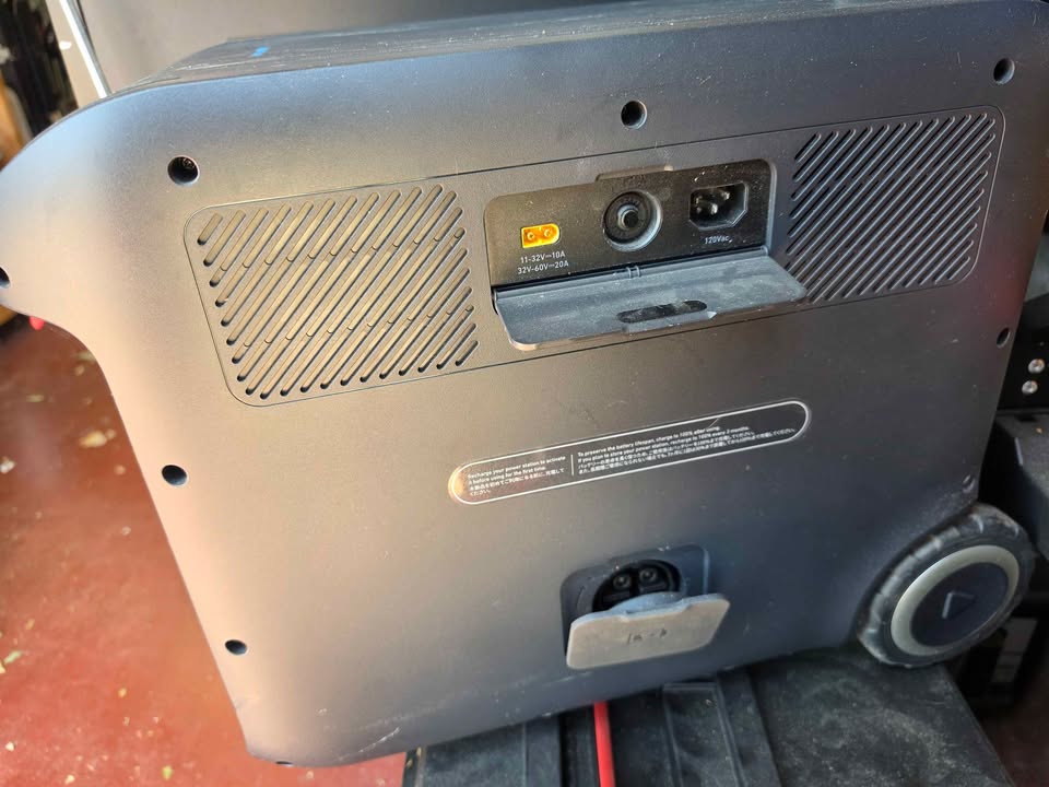 Anker F2000 (Powerhouse 767) Portable Power Station and Bluetti PS120 portable s (photo 4) — photo 4