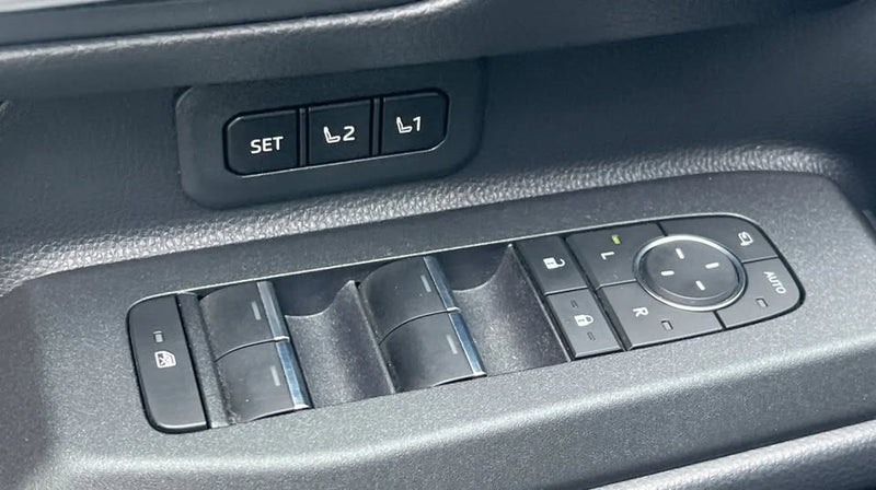 2024 Toyota Landcruiser · Base (photo 11) — photo 11