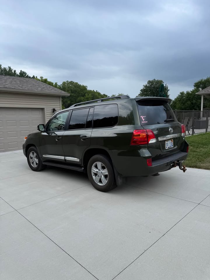 2014 Toyota Landcruiser in Midland, MI (photo 4) — photo 4