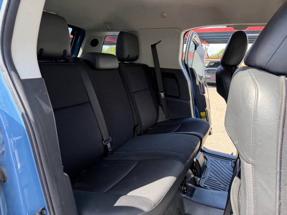 2012 Toyota FJ Cruiser · Sport Utility 2D in Windcrest, TX (photo 11) — photo 11