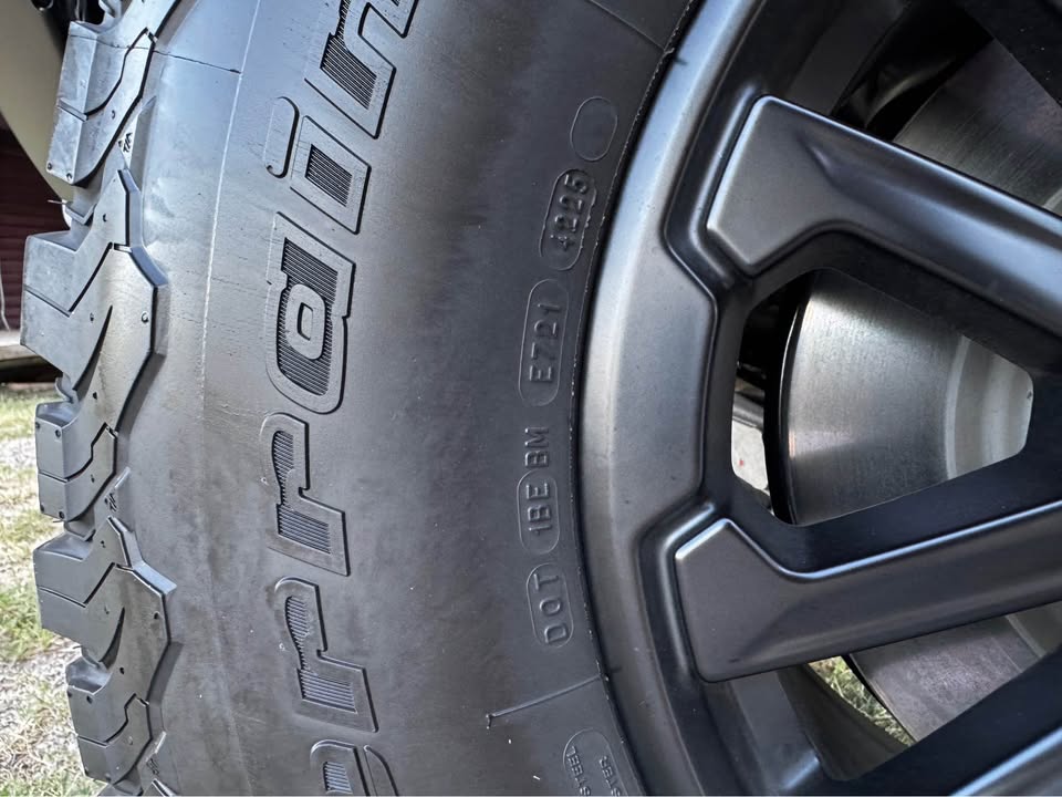 4x Bfgoodrich ko2 315/70/17 35s (TIRES ONLY) in Lancaster, TX (photo 5)