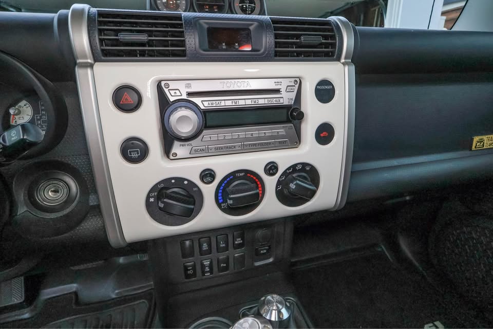 2008 Toyota FJ Cruiser in San Diego, CA (photo 6)