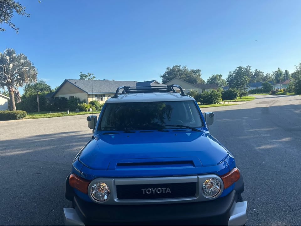2007 Toyota FJ Cruiser · Sport Utility 2D (photo 9) — photo 9