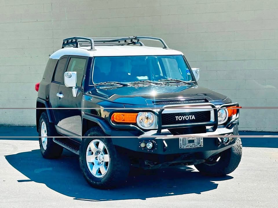 2008 Toyota FJ Cruiser in Sacramento, CA (photo 1)