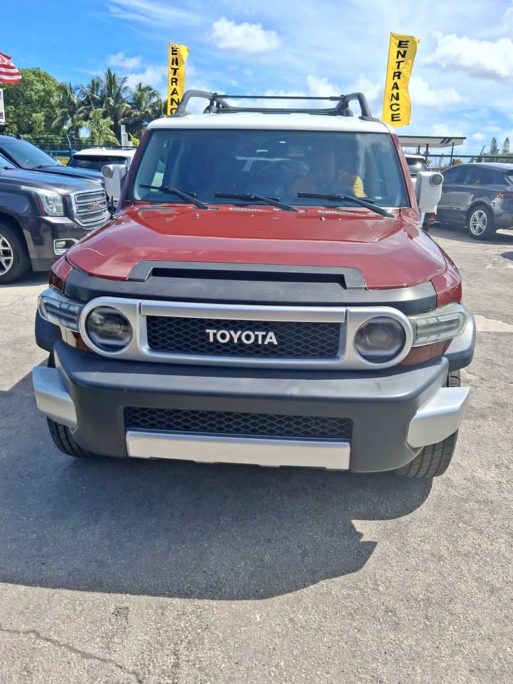 2008 Toyota FJ Cruiser · Sport Utility 2D in Miami, FL (photo 1) — photo 1