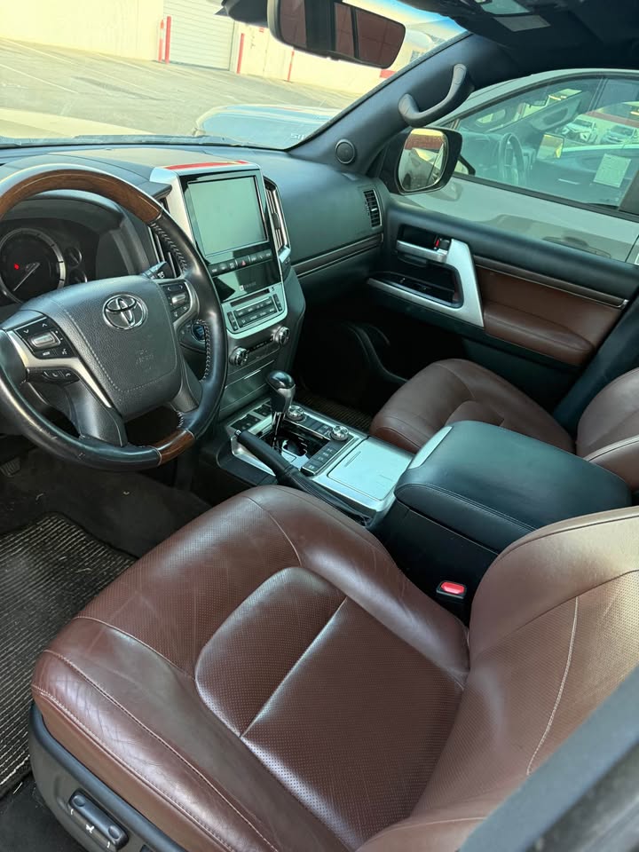 2021 Toyota Landcruiser · Base in Phoenix, AZ (photo 7) — photo 7