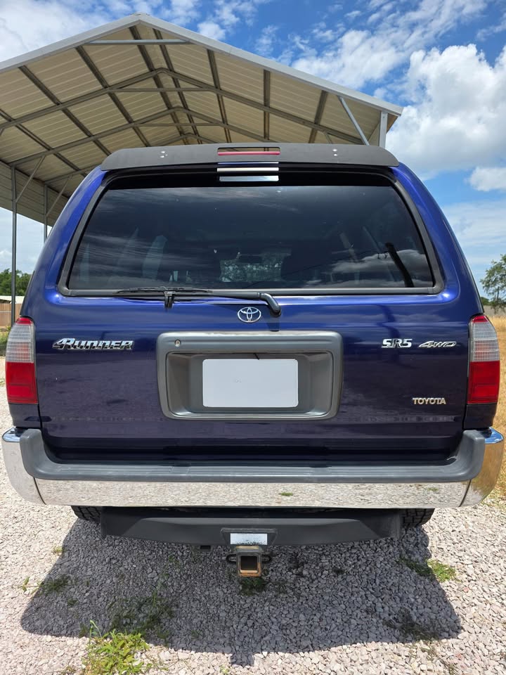 2000 Toyota 4Runner SR5 in Burnet, TX (photo 9) — photo 9