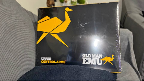 ¡EN VENTA! Upper Control Arms (UCA) Old Man Emu (ARB) - 100% NUEVOS