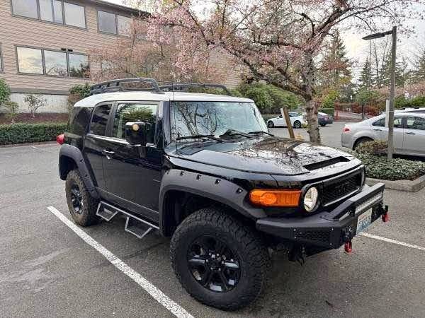 2007 Toyota FJ Cruiser in Bellevue, WA (photo 1) — photo 1