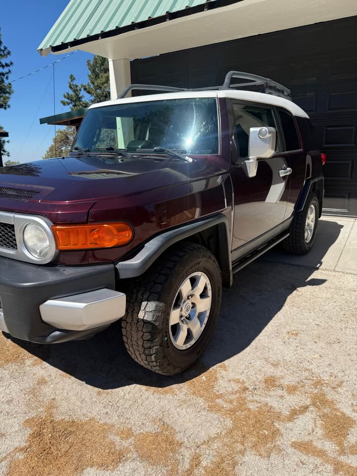 Toyota FJ Cruiser 4WD in Clovis, CA (photo 4)