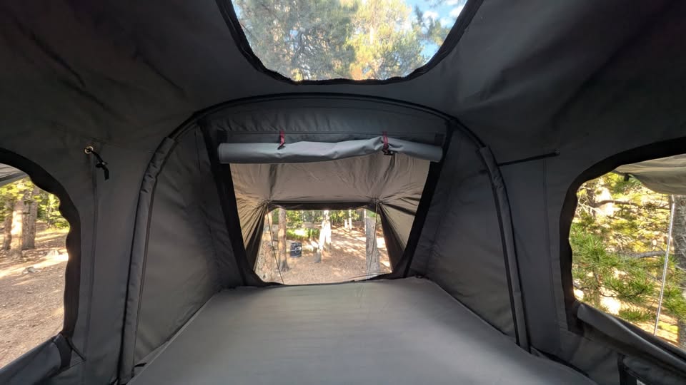 iKamper Skycamp DLX Mini Hardshell Rooftop Tent – Excellent Condition in Denver, CO (photo 5) — photo 5