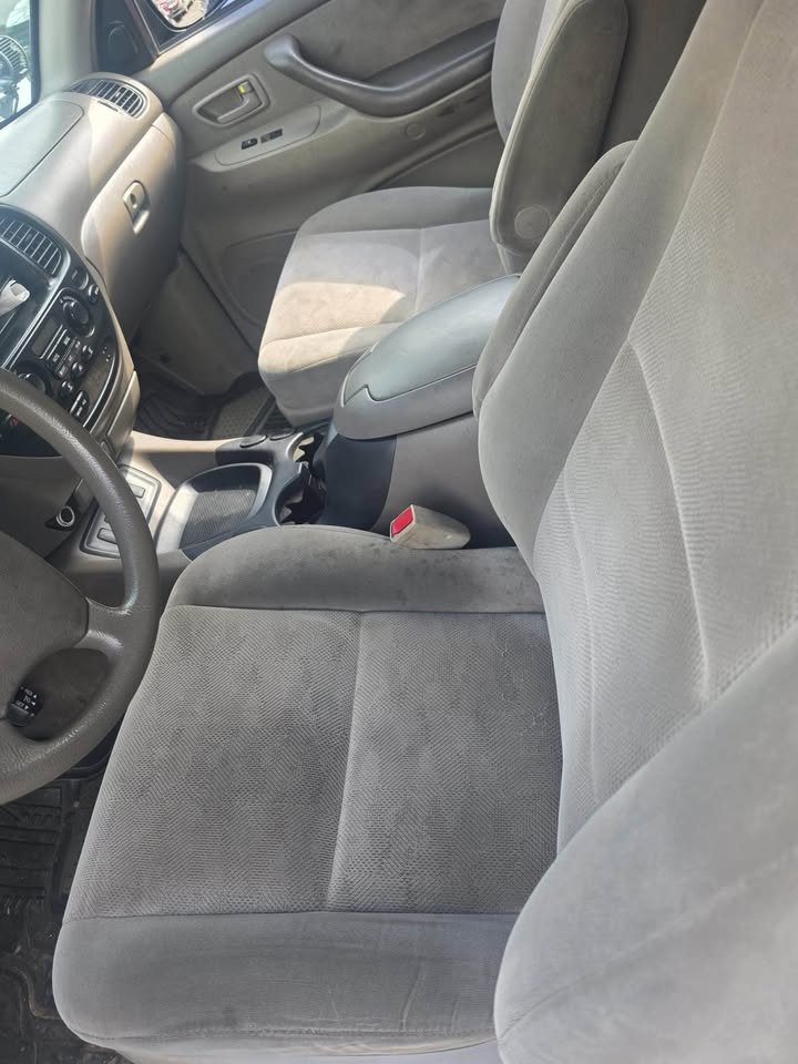 2006 Toyota Sequoia · SR5 4WD V8 (photo 5) — photo 5