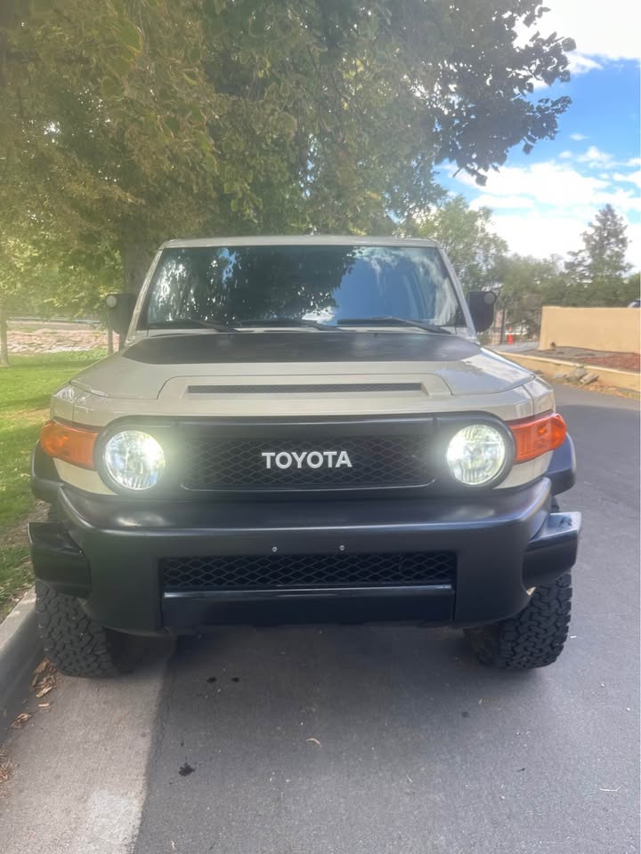 2010 Toyota FJ Cruiser · Sport Utility 2D in Denver, CO (photo 3) — photo 3