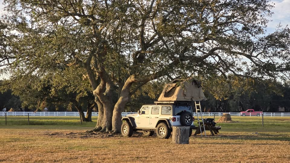 Rooftop Tent TMBK + Roam Awning + Roof Rack – Jeep Rubicon in Miami Gardens, FL (photo 4) — photo 4