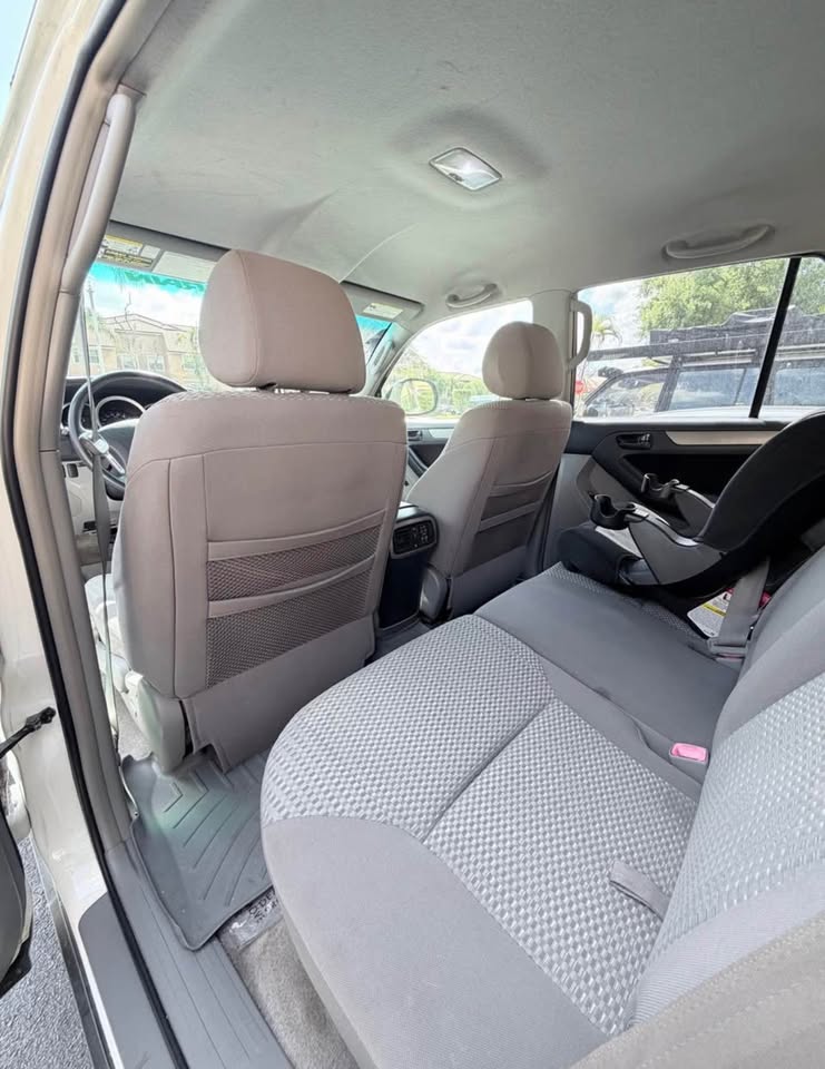 2006 Toyota 4Runner · SR5 Sport Utility 4D in Fort Lauderdale, FL (photo 9) — photo 9