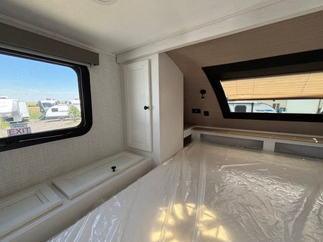 2025 Palomino real-lite hard side truck camper in Elizabeth, CO (photo 8)