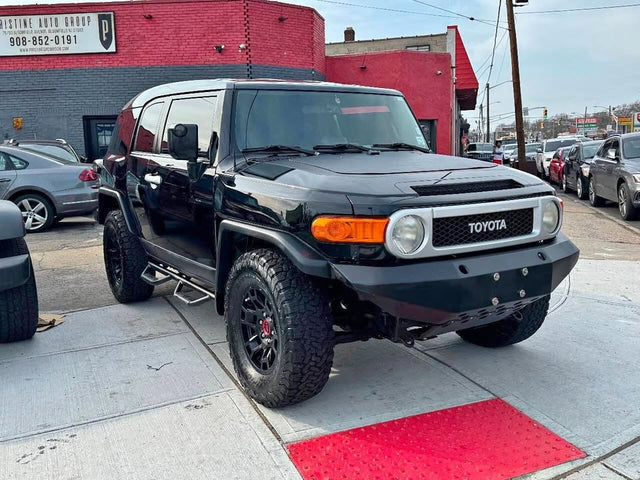2010 Toyota FJ Cruiser in Bloomfield, NJ (photo 1)