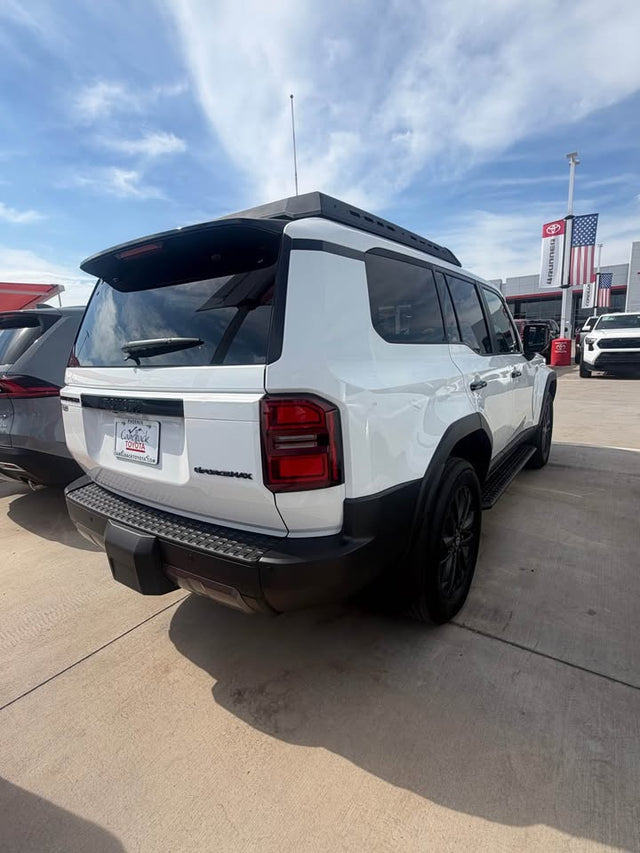 2026 Landcruiser — photo 2