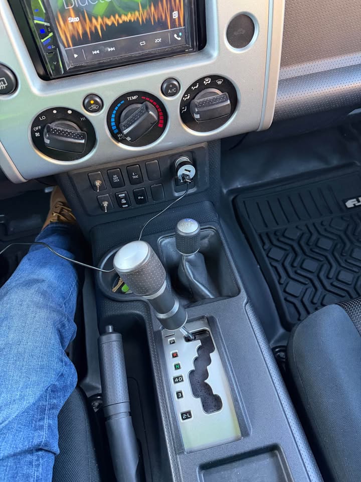 2008 Toyota FJ Cruiser · Sport Utility 2D in Turlock, CA (photo 10) — photo 10