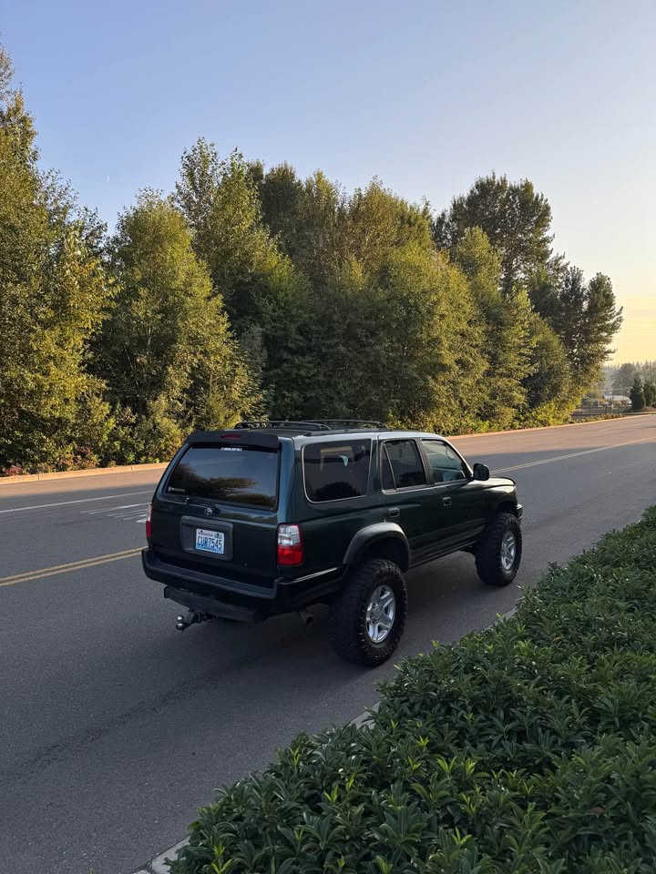 2001 Toyota 4Runner · SR5 Premium Sport Utility 4D in Edgewood, WA (photo 4) — photo 4