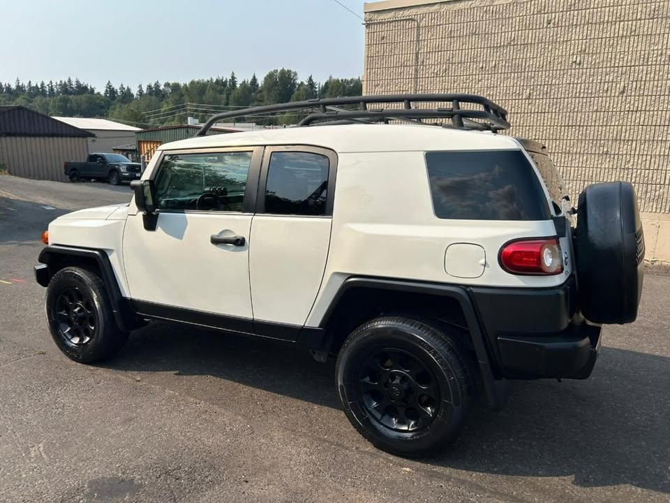 2012 Toyota FJ Cruiser AT (photo 7) — photo 7