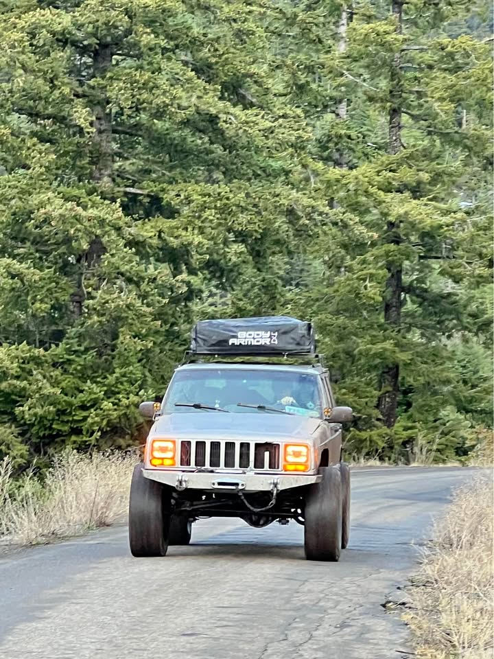 2001 Jeep Cherokee · SE Sport Utility 4D in Portland, OR (photo 1)