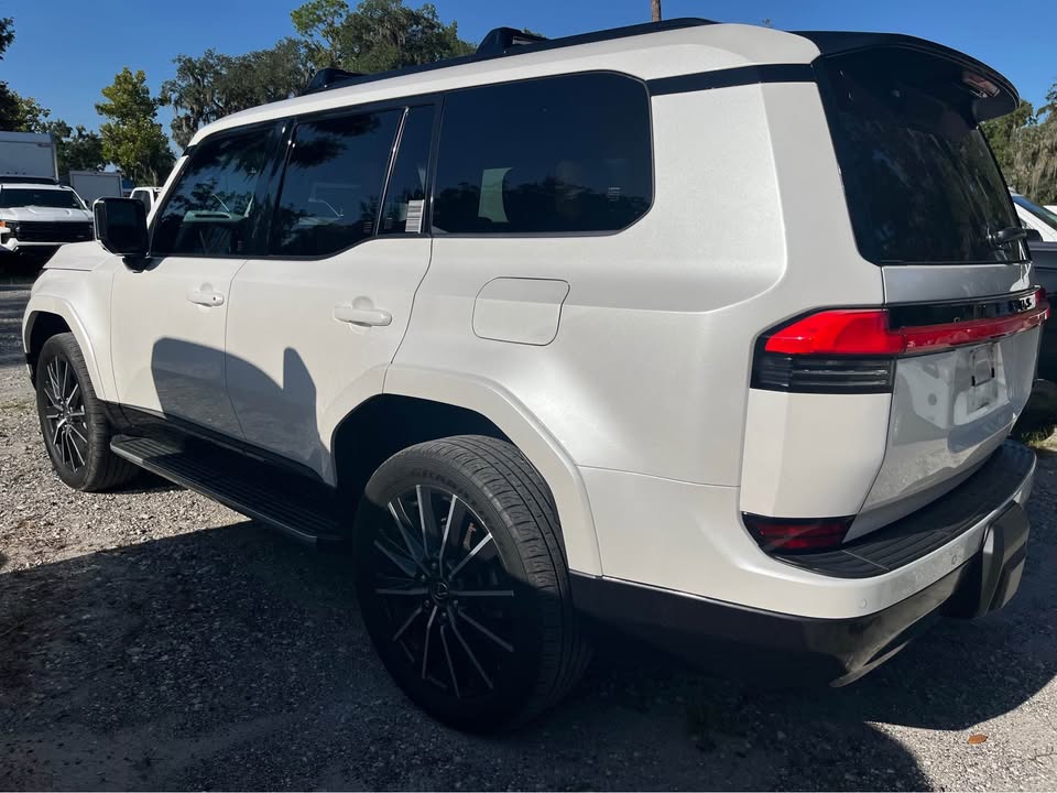 2024 Lexus GX550 · Luxury (photo 5) — photo 5
